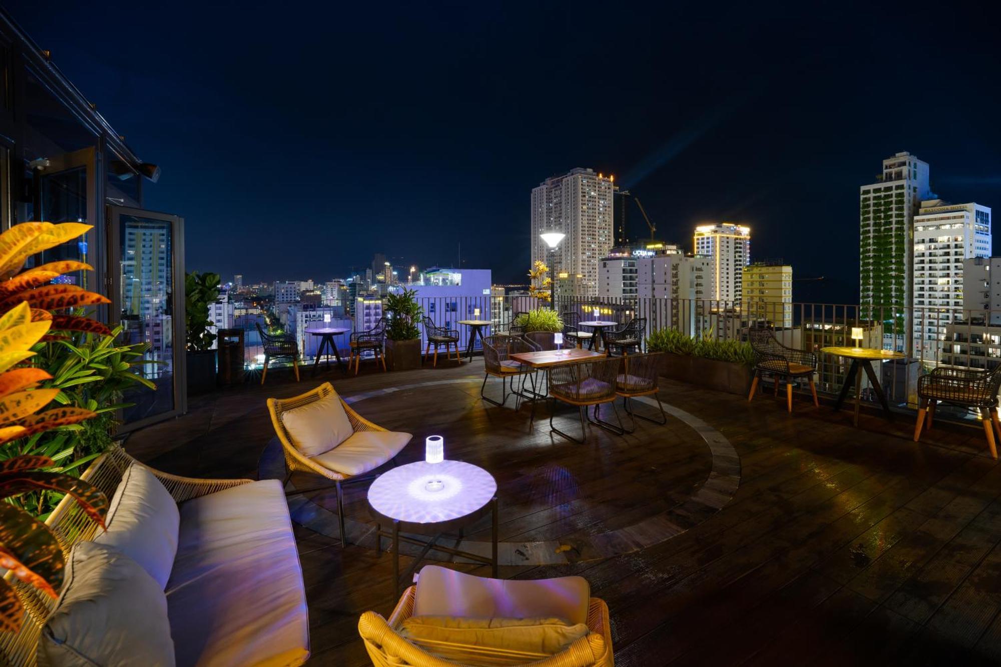 Golden Lotus Grand Da Nang - Panoramic Rooftop Bar & Daily Afternoon Tea Zewnętrze zdjęcie